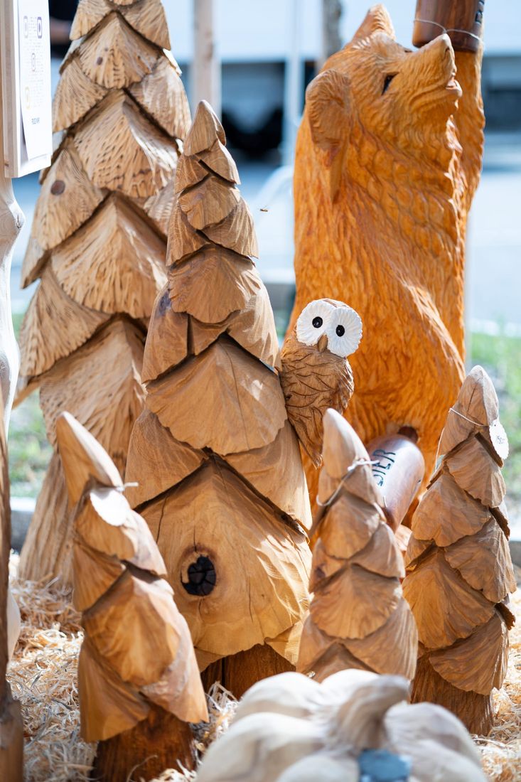Tannen mit Eule und Bär aus Holz