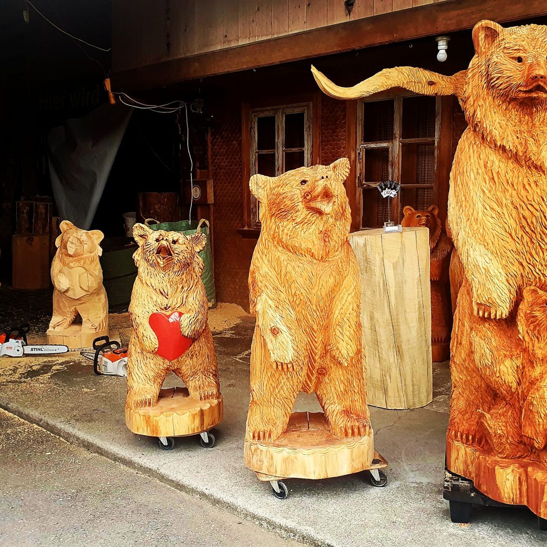 Bärengruppe aus Holz