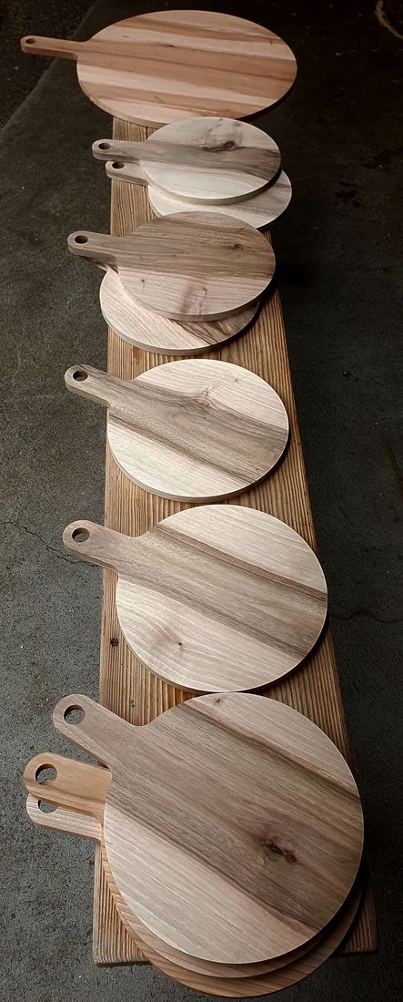 Runde Schneidebretter aus Holz