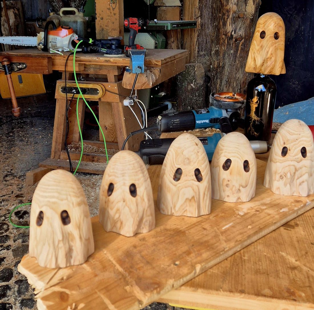 Geister aus Holz