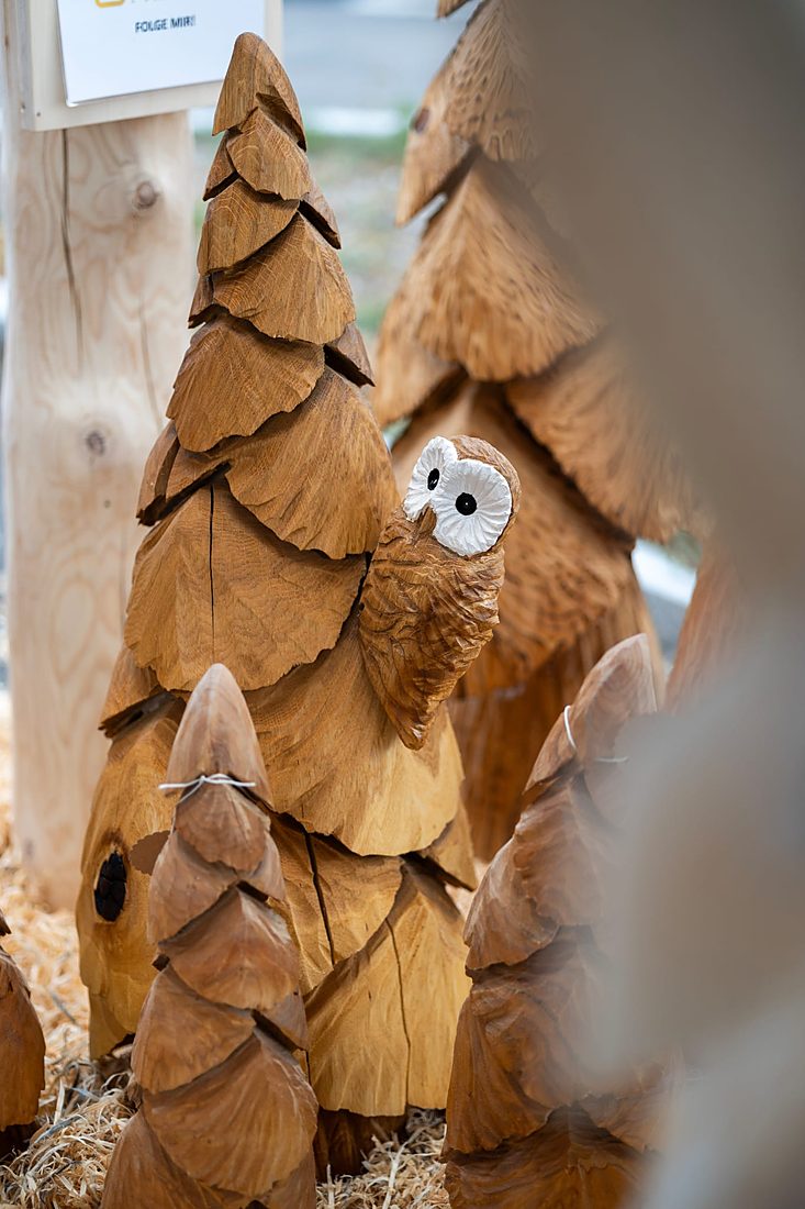 Tannen mit Eule aus Holz